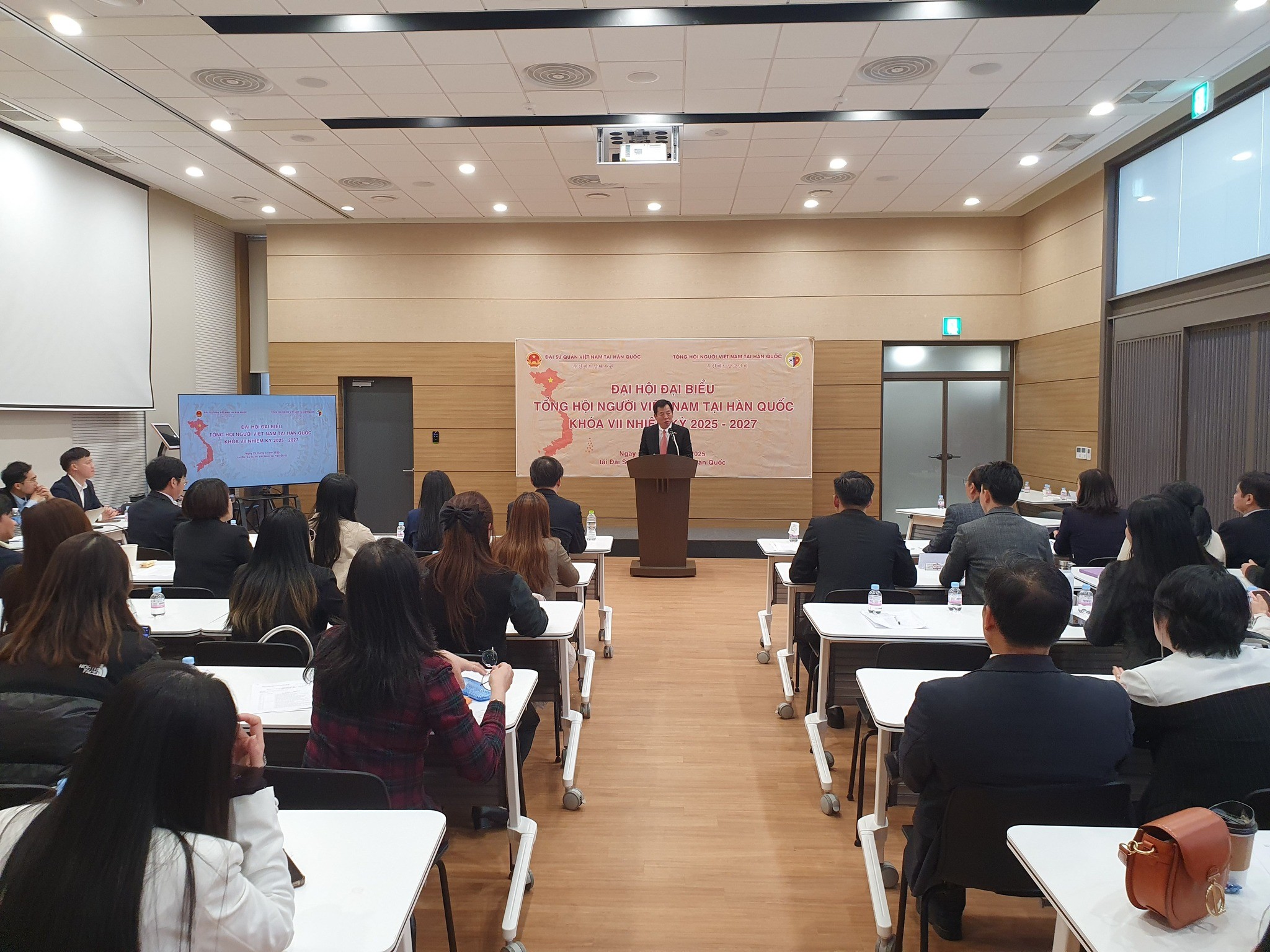 Ông Đào Tuấn Hùng làm Chủ tịch Hội người Việt Nam tại Hàn Quốc nhiệm kỳ 2025-2027