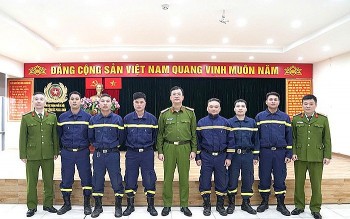 Công an Hà Nội cử 6 cán bộ, chiến sĩ tham gia đoàn cứu hộ tại Myanmar