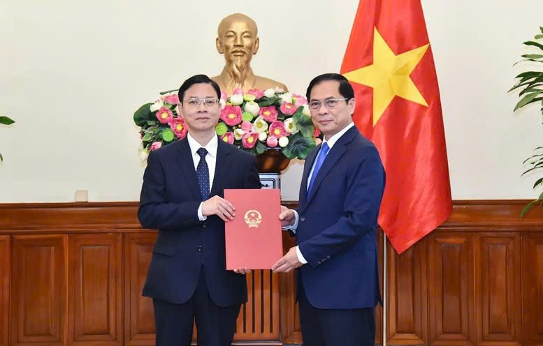 Thay đổi nhân sự Chủ nhiệm Ủy ban  tổ chức phi chính phủ
