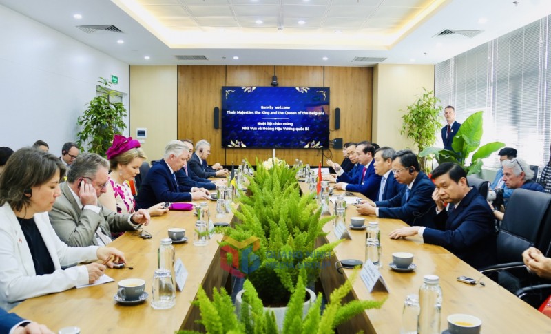 Đồng chí Vũ Đại Thắng, Ủy viên Trung ương Đảng, Bí thư Tỉnh ủy tiếp xã giao Nhà Vua Vương quốc Bỉ Philippe (Ảnh: T.L).