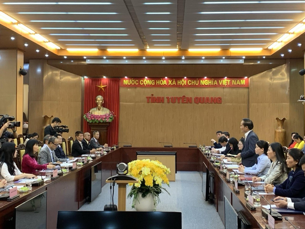 Việt kiều về  Giỗ Tổ và tìm cơ hội đầu tư tại Phú Thọ, Tuyên Quang