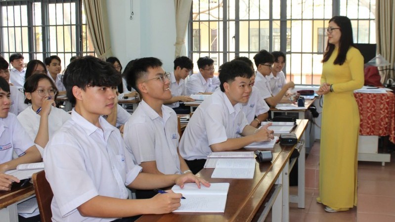 Quy định mới về chế độ làm việc của giáo viên phổ thông, dự bị đại học 2025