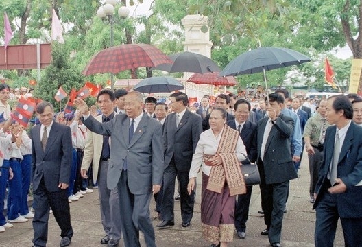 "Phải giữ gìn quan hệ đặc biệt Lào - Việt Nam mãi luôn là mối quan hệ tốt nhất"