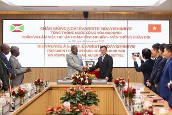 Tổng thống Burundi làm việc tại tập đoàn Viettel trong chuyến thăm chính thức Việt Nam