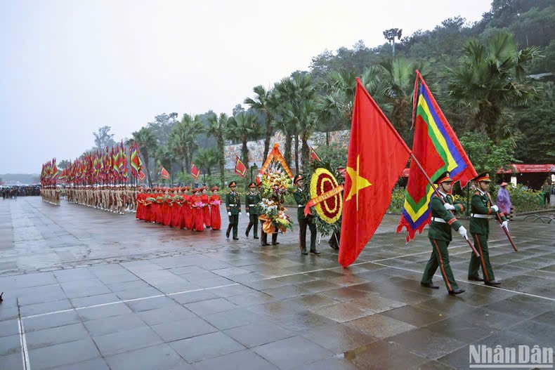 Chủ tịch nước Lương Cường dâng hương Giỗ Tổ Hùng Vương