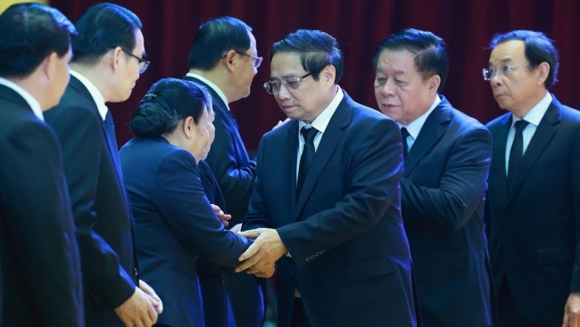 Thủ tướng Phạm Minh Chính viếng nguyên Chủ tịch Đảng Nhân dân Cách mạng Lào, nguyên Chủ tịch nước Lào Khamtay Siphandone