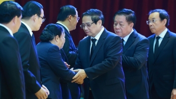 Thủ tướng Phạm Minh Chính viếng nguyên Chủ tịch Đảng Nhân dân Cách mạng Lào, nguyên Chủ tịch nước Lào Khamtay Siphandone