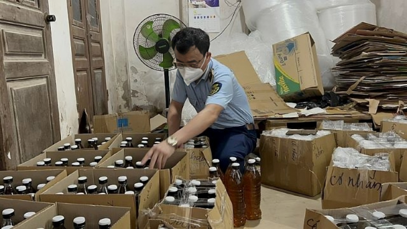 Sản xuất, buôn bán thực phẩm giả bị xử phạt bao nhiêu tiền?
