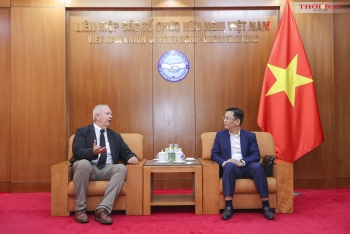Liên hiệp các tổ chức hữu nghị Việt Nam tiếp thân nhân cựu phi công Hoa Kỳ