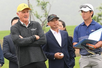 huyen thoai ca map trang greg norman khao sat san golf tt van lang empire chuan bi cho trai nghiem 18 ho