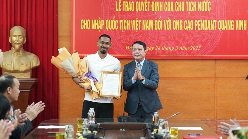 Bộ Tư pháp đề xuất nới lỏng quy định về nhập quốc tịch, trở lại quốc tịch Việt Nam