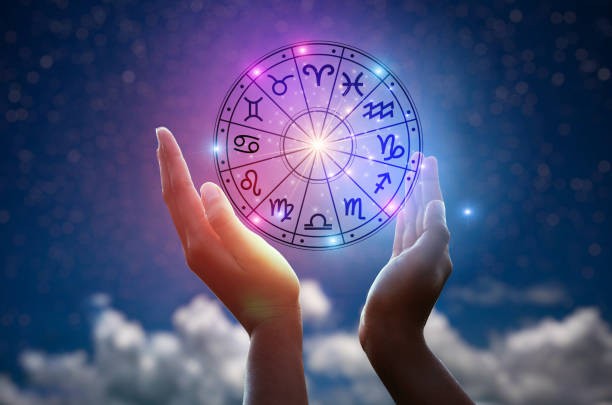 Tử vi 12 cung hoàng đạo hôm nay ngày 16/4/2025: Cự Giải cẩn trọng trong các quyết định liên quan đến tiền bạc