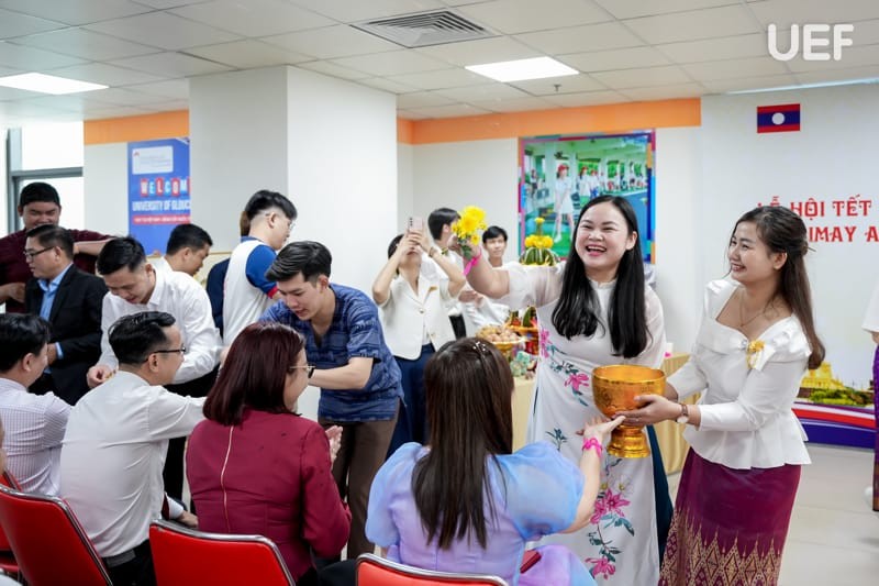 Tết cổ truyền ấm áp của lưu học sinh Lào, Campuchia trên đất Việt
