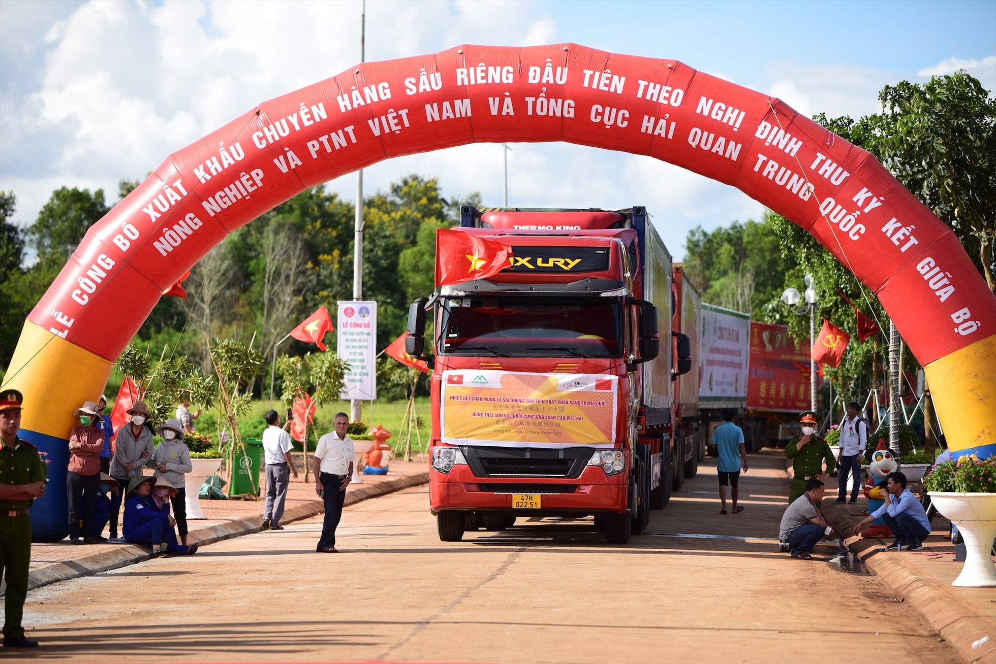 Sầu riêng Việt Nam xuất khẩu chính ngạch sang Trung Quốc. (Ảnh: KT)
