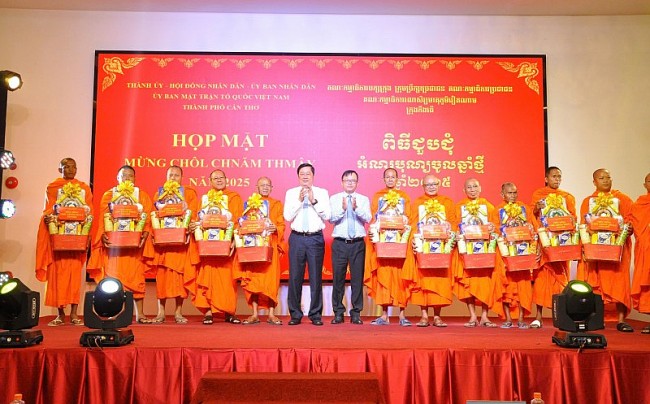 Đồng bào dân tộc Khmer đóng góp thiết thực vào sự phát triển của thành phố Cần Thơ