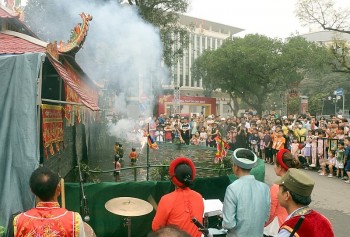 hon 30000 luot khach tham quan le hoi qua tang du lich ha noi 2025