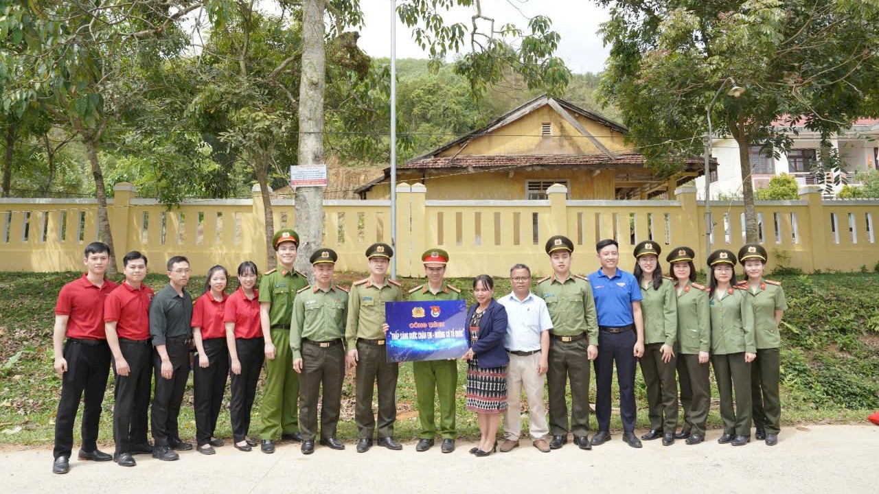 Nhiều công trình thiết thực hỗ trợ bà con biên giới Thành phố Huế