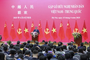 Gặp gỡ hữu nghị nhân dân Việt Nam - Trung Quốc