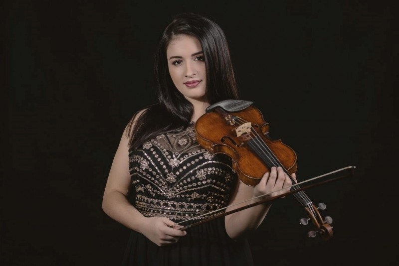 Nghệ sĩ violin Sara Dragan. Nguồn ảnh: Saradragan.com