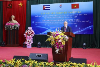 giao luu huu nghi viet nam cuba ky niem 64 nam chien thang giron