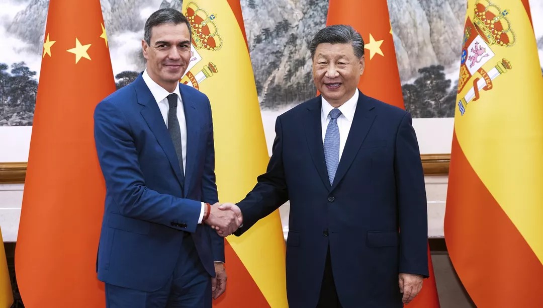 Thủ tướng Tây Ban Nha Pedro Sánchez và Tổng Bí thư, Chủ tịch nước Trung Quốc Tập Cận Bình tại Bắc Kinh, ngày 11/4/2025. (Ảnh: Tân Hoa xã)