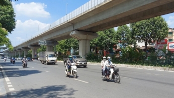 Thời tiết hôm nay (18/4): nhiều nơi nắng nóng oi bức