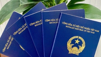 le phi lam ho chieu online nam 2025 het bao nhieu tien