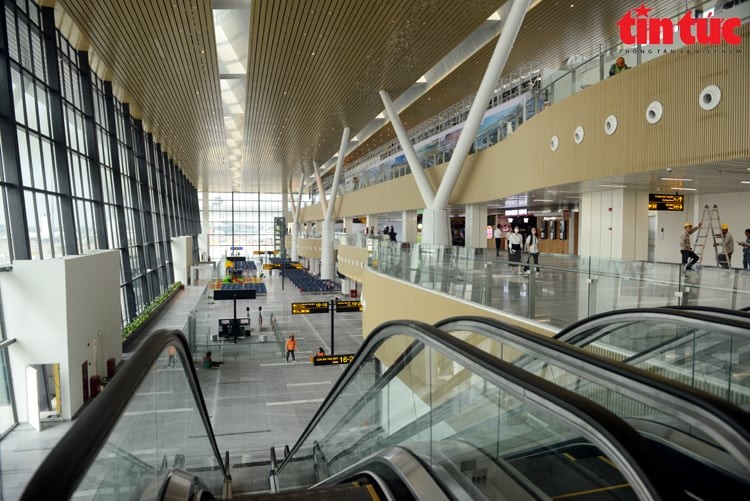 Cận cảnh Nhà ga T3 sân bay Tân Sơn Nhất trước giờ khánh thành Cận cảnh Nhà ga T3 sân bay Tân Sơn Nhất trước giờ khánh thành