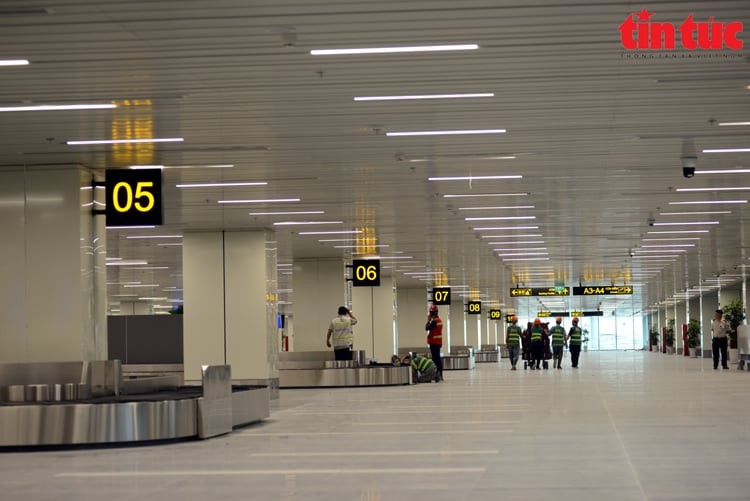 Cận cảnh Nhà ga T3 sân bay Tân Sơn Nhất trước giờ khánh thành Cận cảnh Nhà ga T3 sân bay Tân Sơn Nhất trước giờ khánh thành