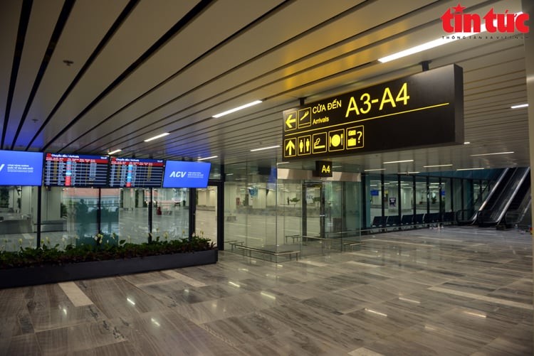 Cận cảnh Nhà ga T3 sân bay Tân Sơn Nhất trước giờ khánh thành Cận cảnh Nhà ga T3 sân bay Tân Sơn Nhất trước giờ khánh thành