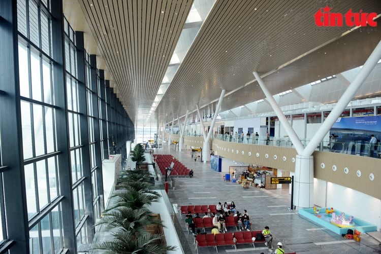 Cận cảnh Nhà ga T3 sân bay Tân Sơn Nhất trước giờ khánh thành Cận cảnh Nhà ga T3 sân bay Tân Sơn Nhất trước giờ khánh thành