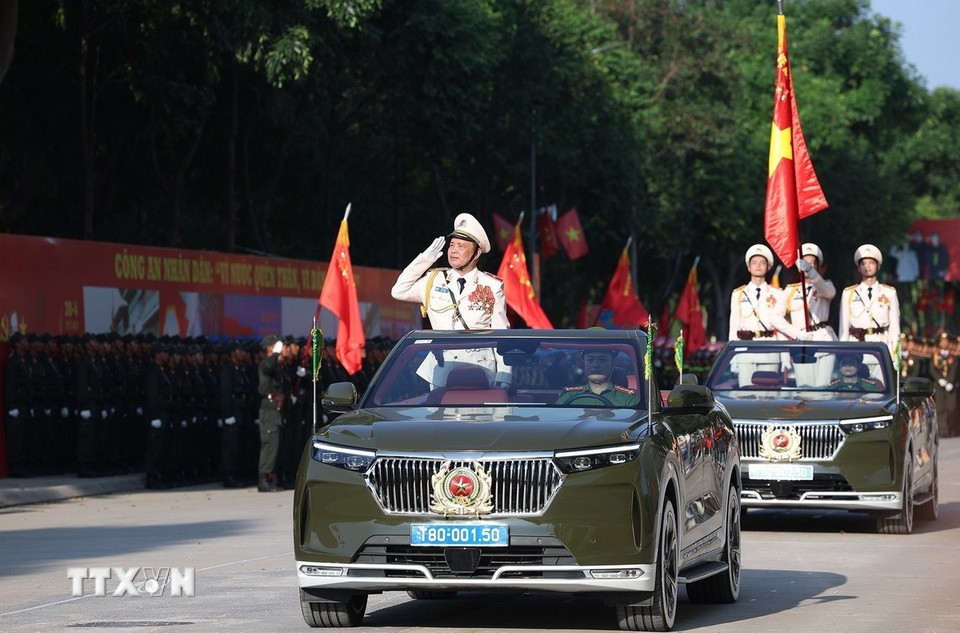 Lực lượng Công an nhân dân tham gia hợp luyện diễu binh, diễu hành tại Long Thành, Đồng Nai.