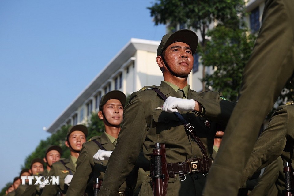 Lực lượng Công an nhân dân tham gia hợp luyện diễu binh, diễu hành tại Long Thành, Đồng Nai. Lực lượng Công an nhân dân tham gia hợp luyện diễu binh, diễu hành tại Long Thành, Đồng Nai.
