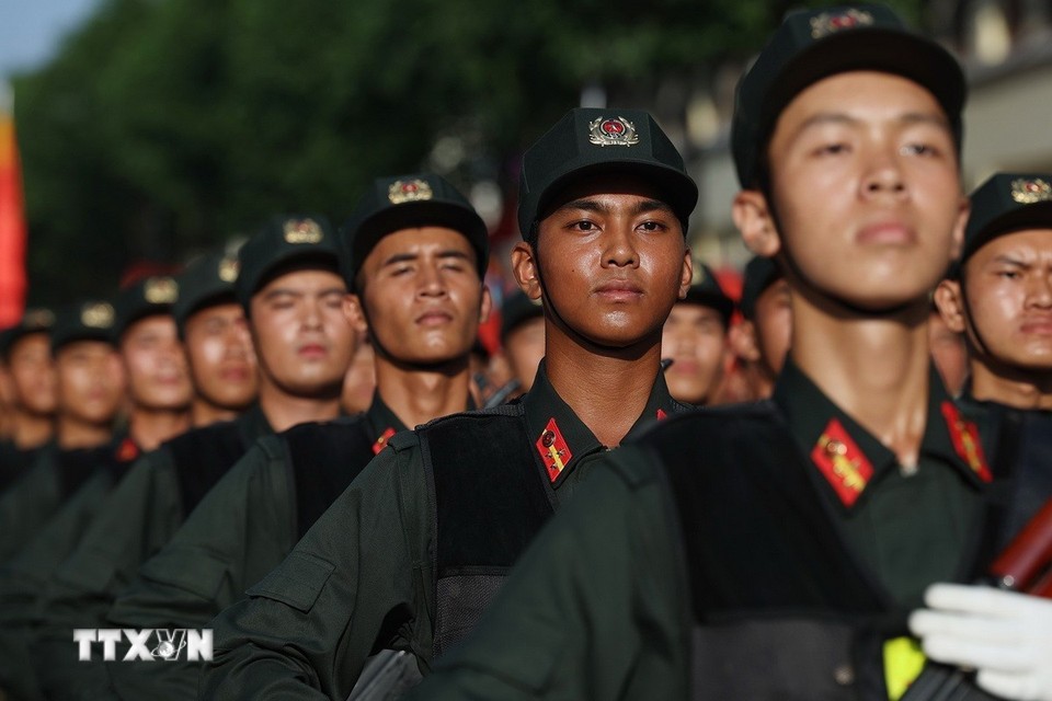 Lực lượng Công an nhân dân tham gia hợp luyện diễu binh, diễu hành tại Long Thành, Đồng Nai.
