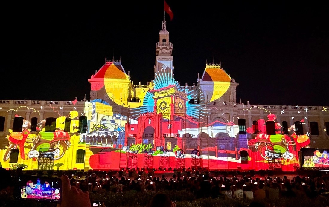 Màn trình diễn 3D mapping của đội đến từ Pháp 