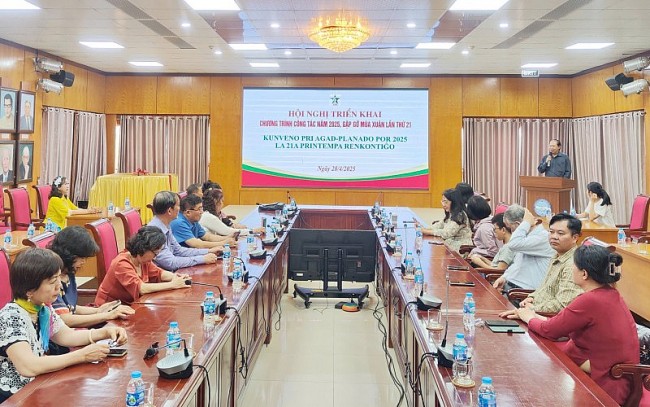 Đẩy mạnh công tác đào tạo để phát triển phong trào Quốc tế ngữ
