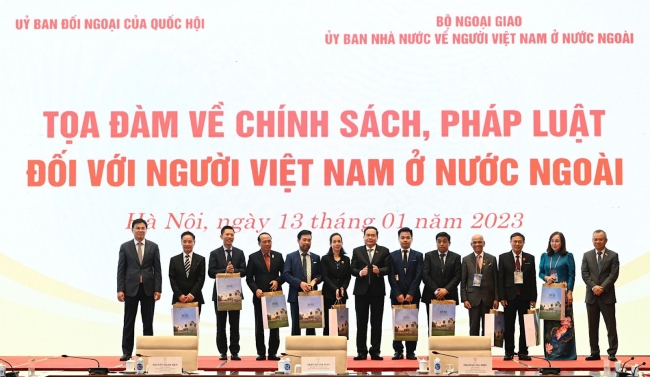 Đồng hành, lắng nghe và gắn kết kiều bào ở nước ngoài với khát vọng đưa quê hương – đất nước bước vào kỷ nguyên vươn mình của dân tộc