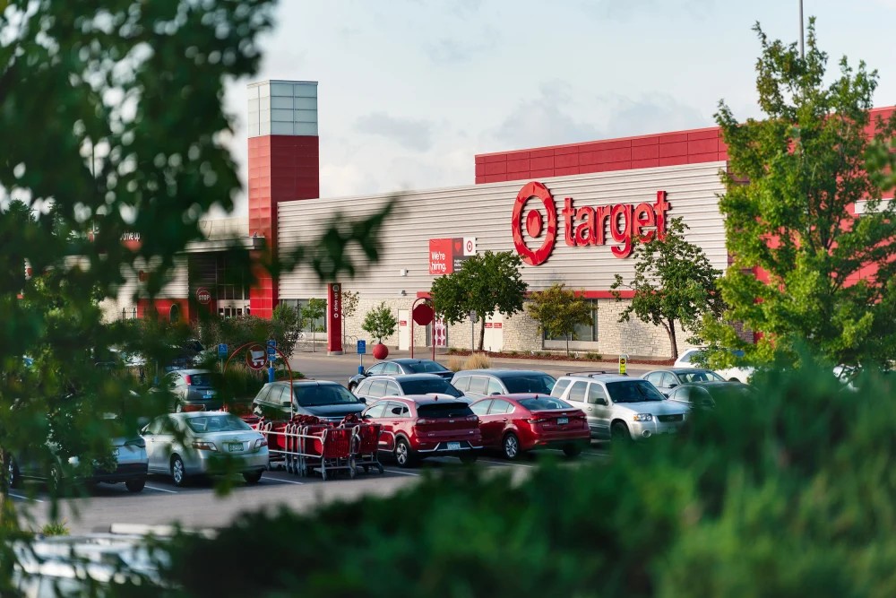 Một cửa hàng Target ở thành phố Edina, bang Minnesota, Mỹ. (Ảnh: Getty)