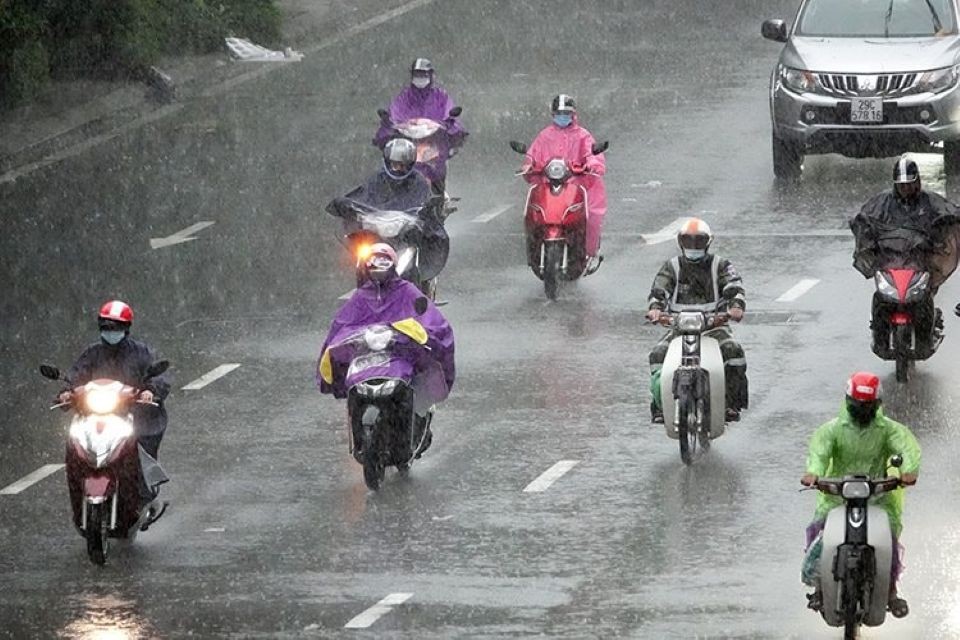 Thời tiết hôm nay (25/4): Bắc Bộ có mưa rào và giông