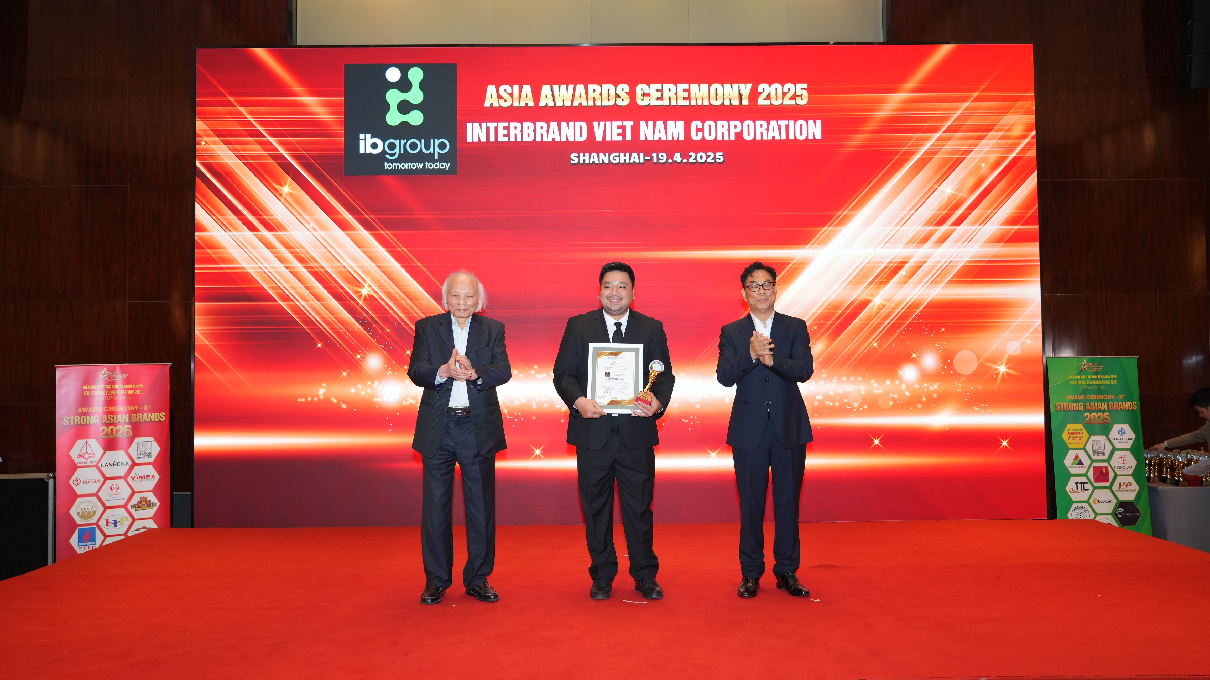 IB GROUP VIỆT NAM - Doanh nghiệp Việt Nam đầu tiên trong lĩnh vực phát triển văn hóa nghệ thuật, sản xuất âm nhạc, giải trí và truyền thông đạt top 10