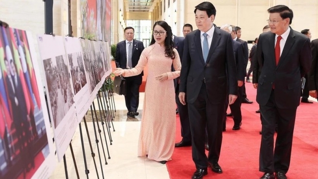 Chủ tịch nước Lương Cường dự chương trình Giao lưu hữu nghị Việt-Lào