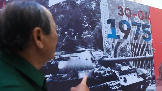 Hơn 200 tài liệu quý được trưng bày tại triển lãm “Non sông liền một dải”