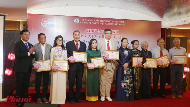 Thành phố Hồ Chí Minh vinh danh 50 người Việt Nam ở nước ngoài tiêu biểu