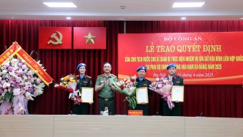 3 si quan cong an nhan dan len duong gin giu hoa binh lien hop quoc dip le 304