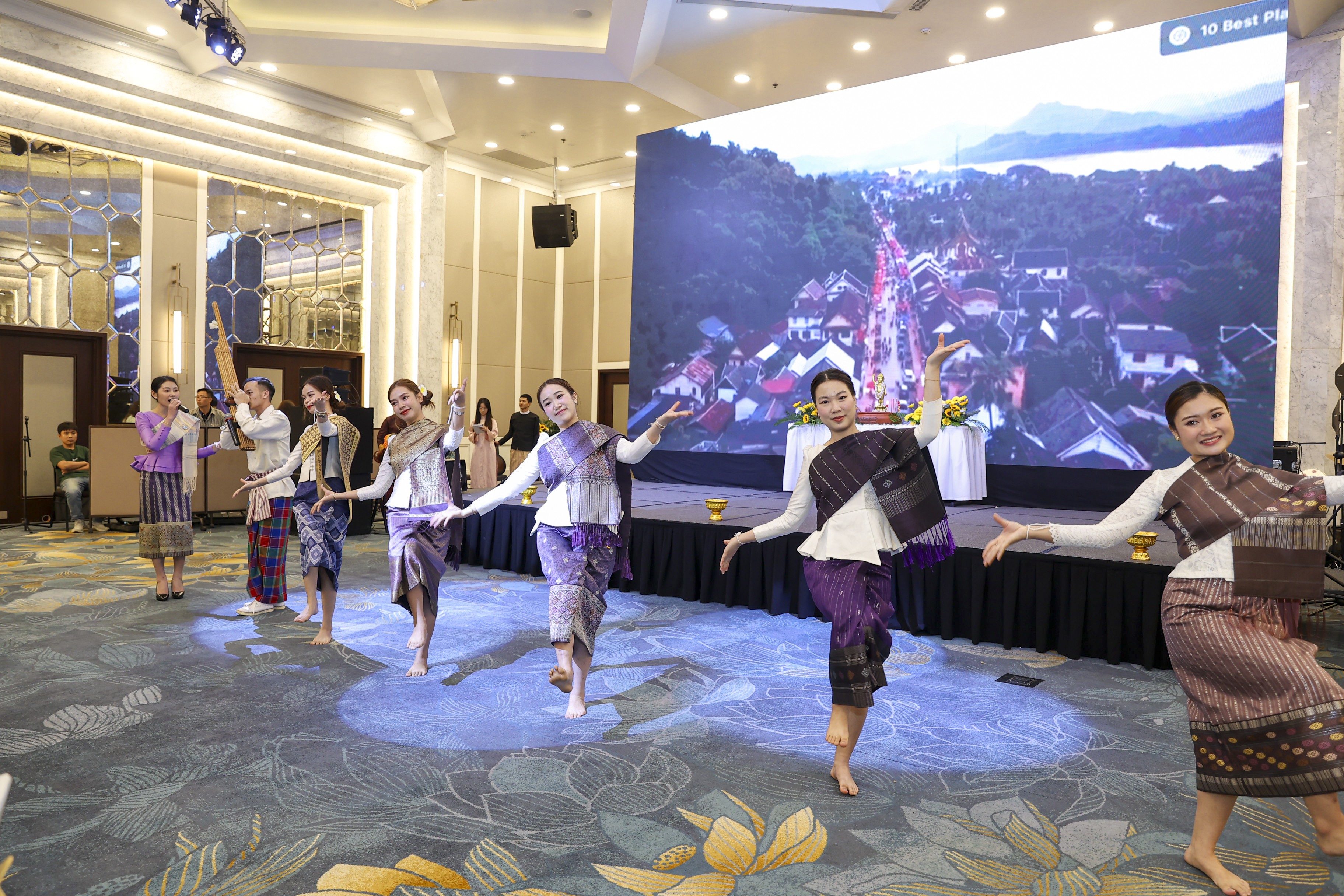 Giao lưu hữu nghị chúc mừng Tết cổ truyền một số nước châu Á 2025 tại Hà Nội