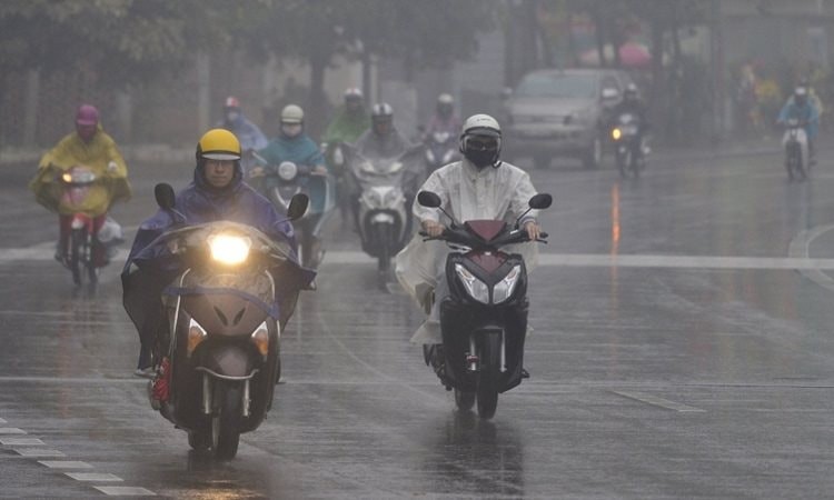 Chiều tối Hà Nội có mưa do ảnh hưởng của không khí lạnh. (Ảnh minh họa: KT)