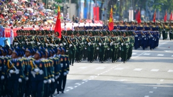anh tong duyet dieu binh dieu hanh mung dai le 304