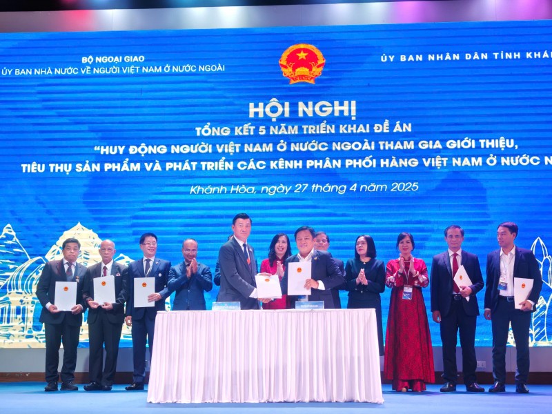 Kiều bào phân phối thành công hàng Việt ra thế giới