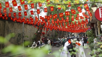 Thời tiết hôm nay (29/4): Bắc Bộ mưa dông, Nam Bộ nắng nóng kéo dài