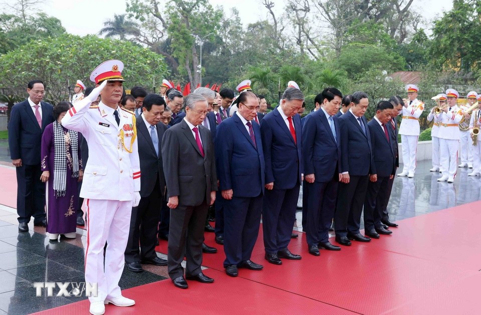Lãnh đạo Đảng, Nhà nước vào Lăng viếng Chủ tịch Hồ Chí Minh, tưởng niệm các Anh hùng liệt sỹ